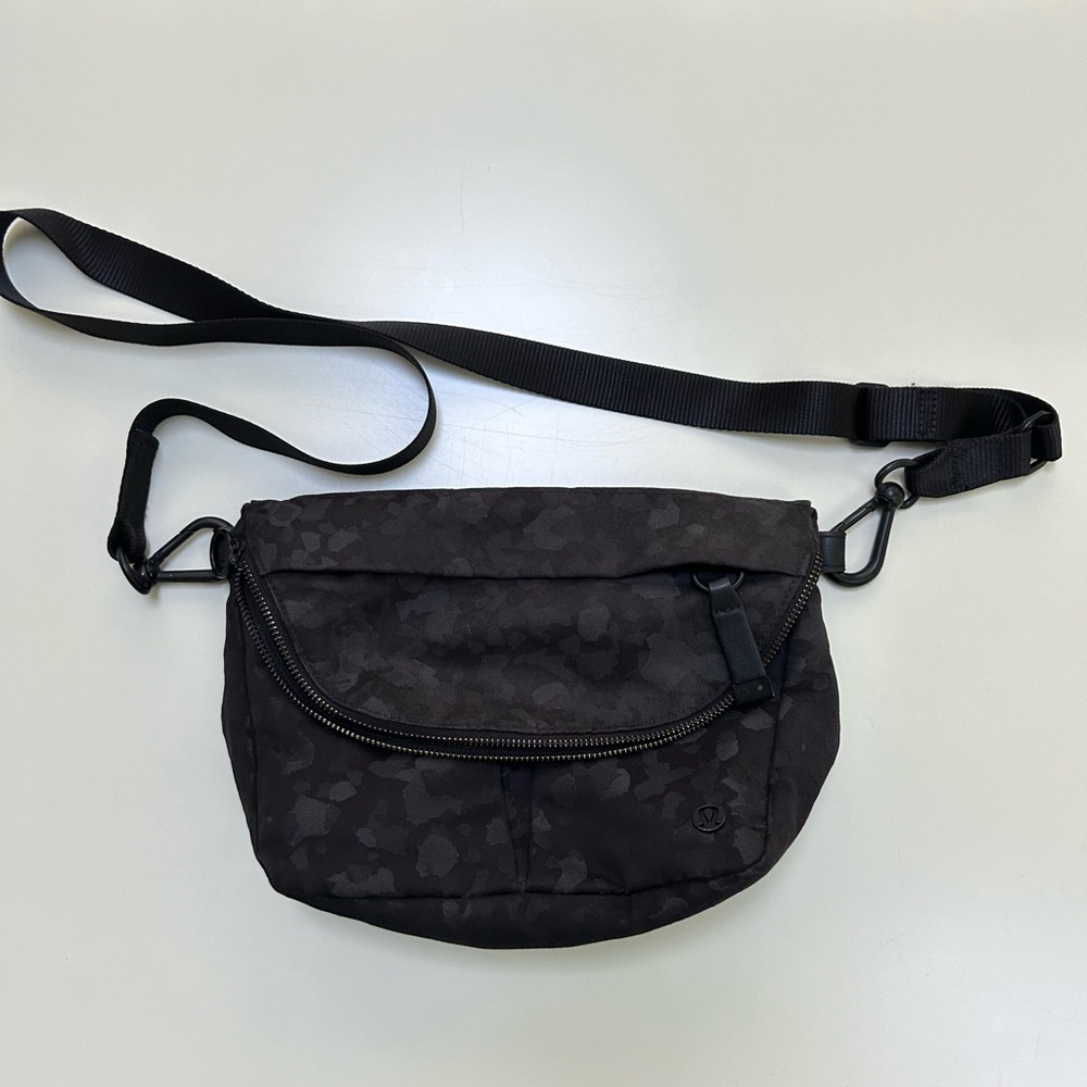 Lululemon all night festival bag 5L